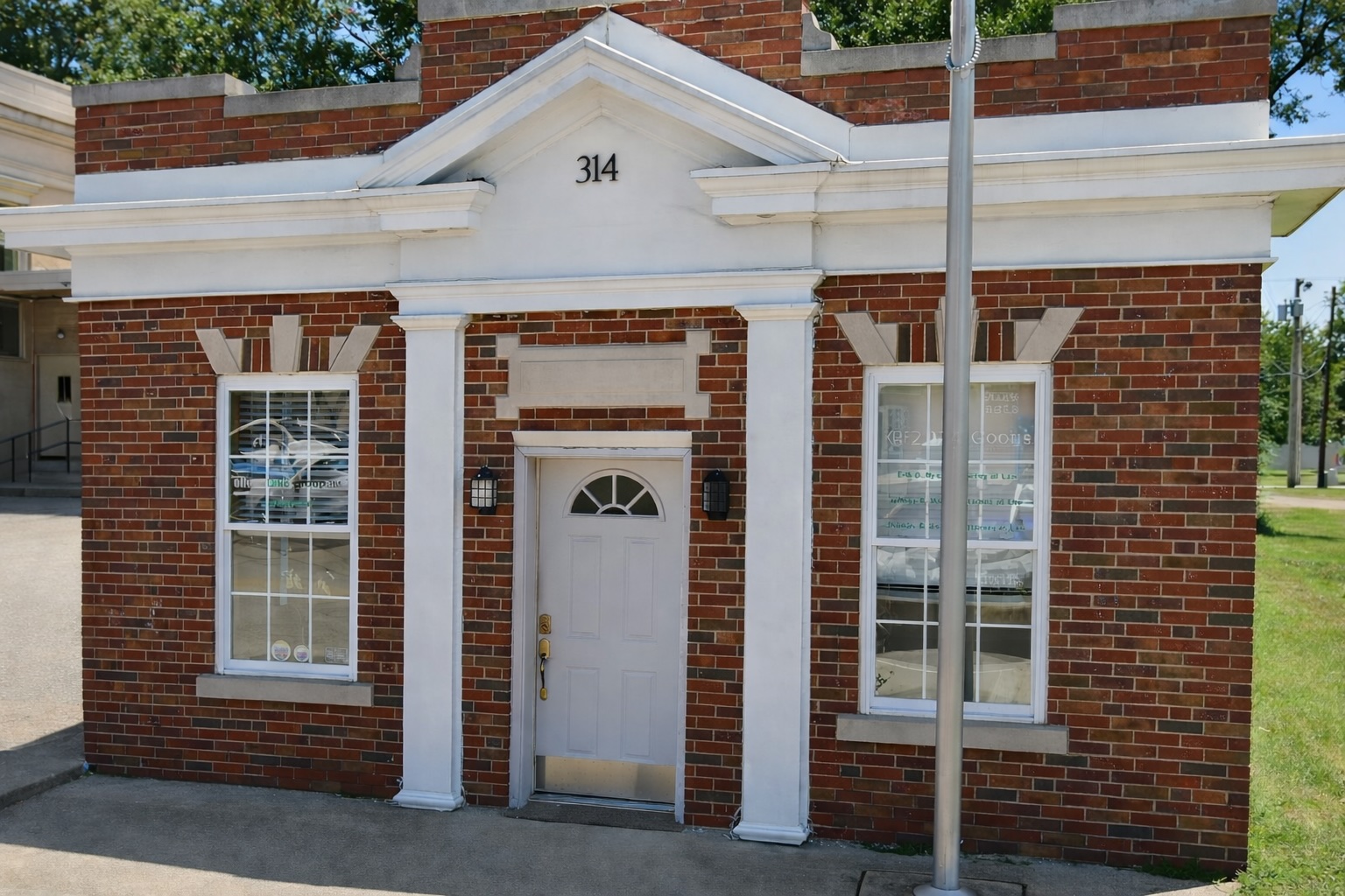 Central Realty Office at 314 North Monroe, Litchfield IL