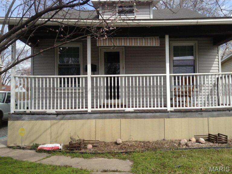 2415 Hodges Avenue