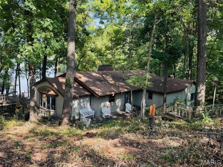2862 Lakewood Drive