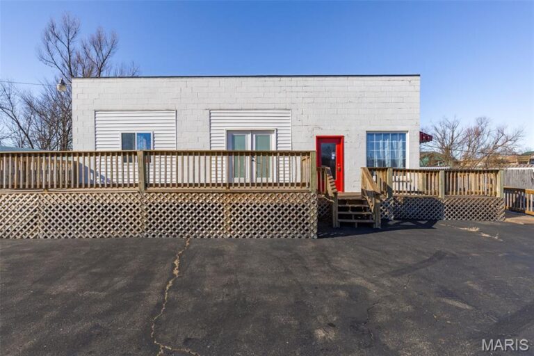 202 Lincoln Drive