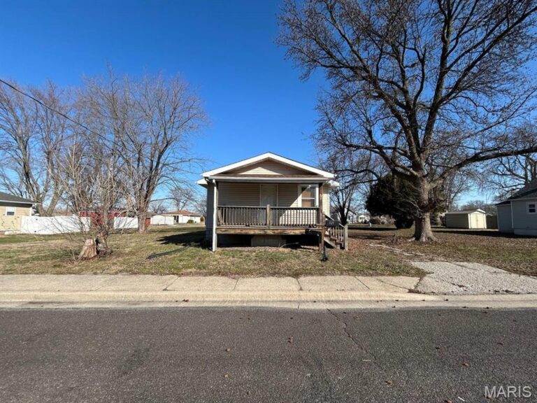 121 Maple Street
