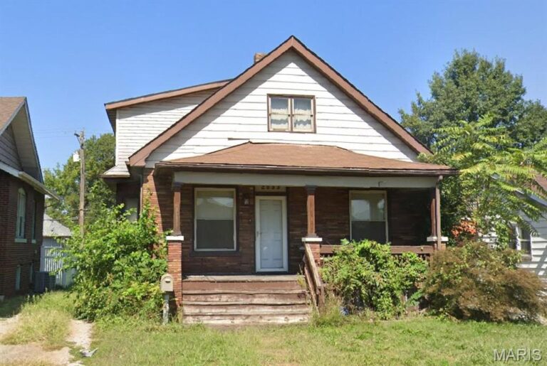2533 Iowa Street