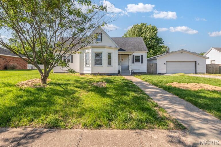 1102 6th Street