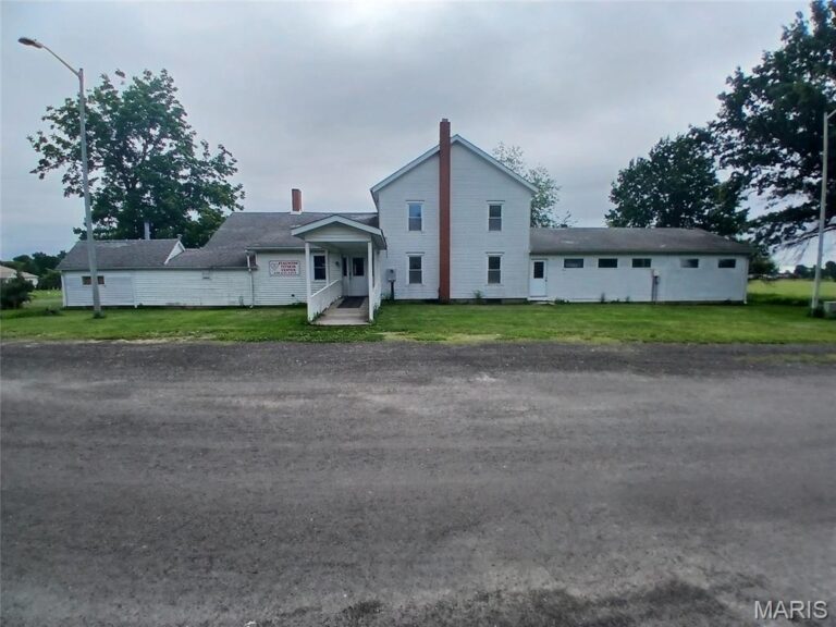 1212 Pineda Ln