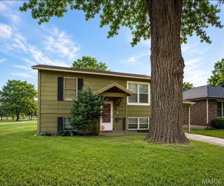 1319 Oriole Street