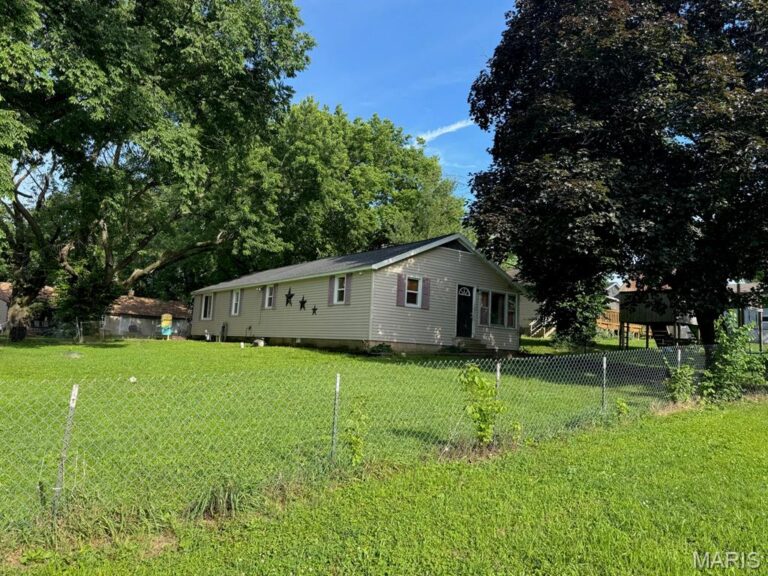 819 8th Street