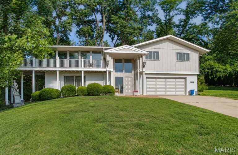 590 Watch Hill Road