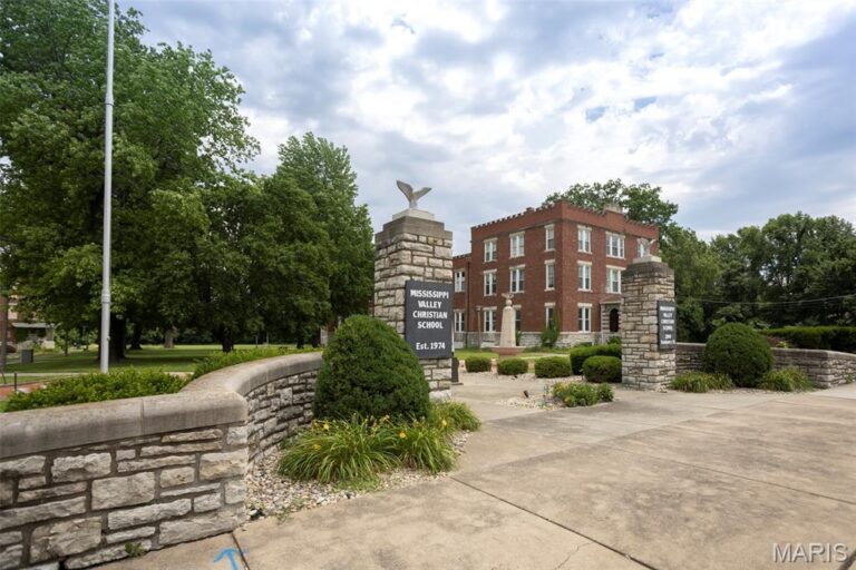 2009 Seminary Street