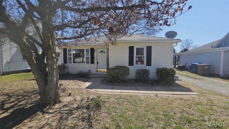 11 Delmar Avenue