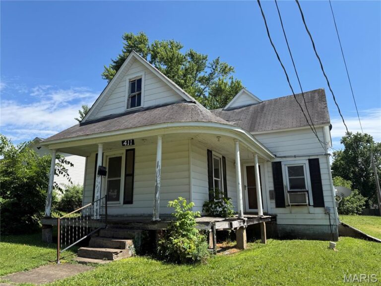 411 E Marvin
