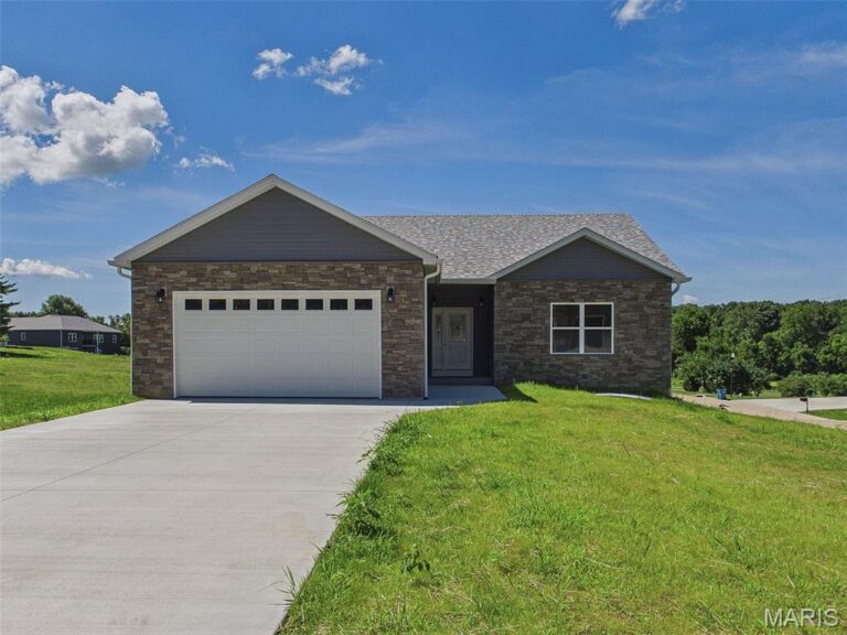 126 Woodland Hills Court