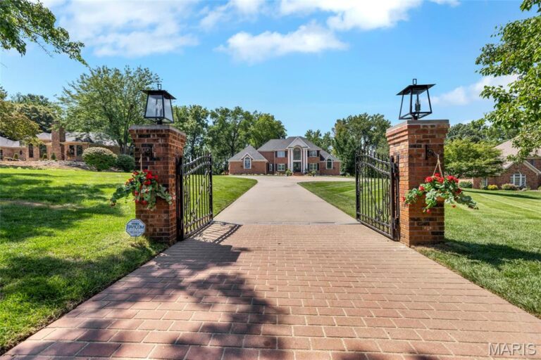 40 Country Club Drive