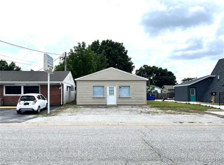 122 Bethalto Boulevard