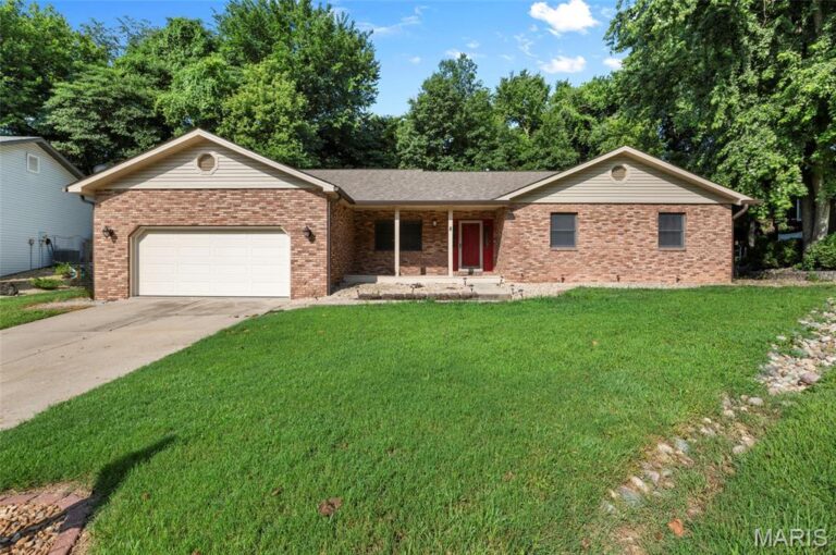 8 Oak Leaf Circle