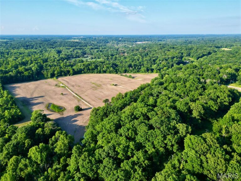 00 County Road 2015 East
