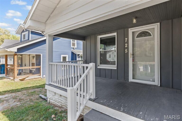 725 Park Drive