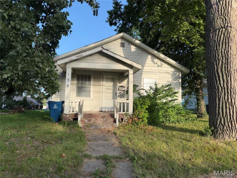 136 Illinois Street