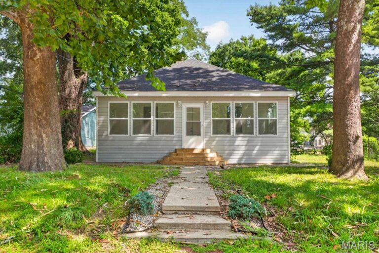 2720 Walnut Street