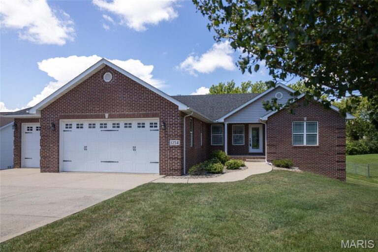 1254 Jamaica Drive