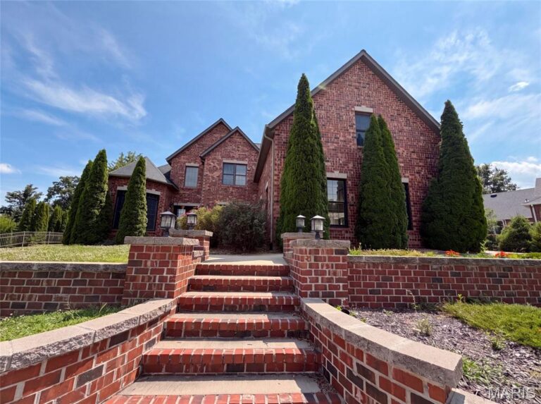 120 Fox Hill Court