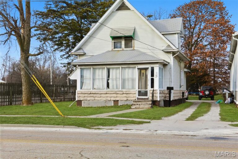 712 Main Street