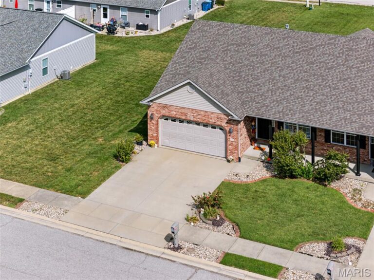 55 Bridgewater Lane #A