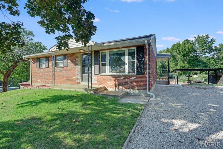 135 Appletree Lane