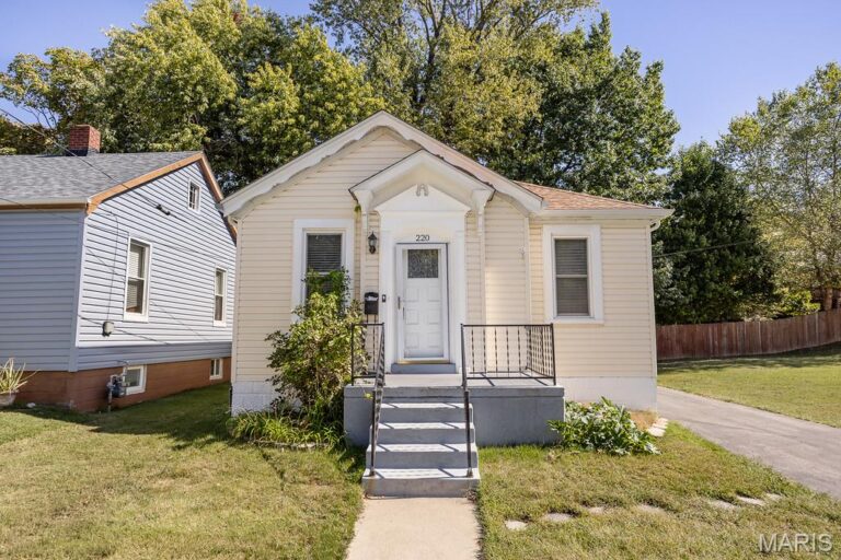 220 Myrtle Street