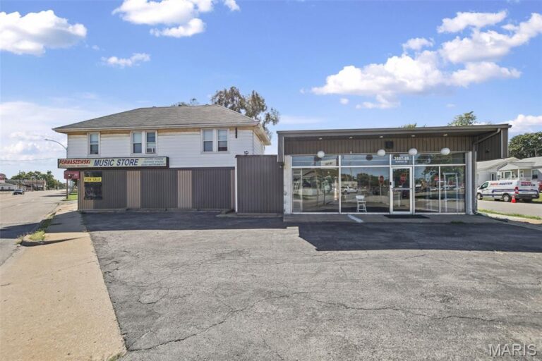 3009 Nameoki Road