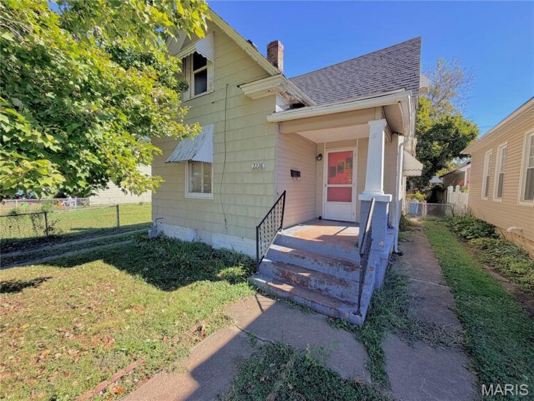 2226 Adams Street