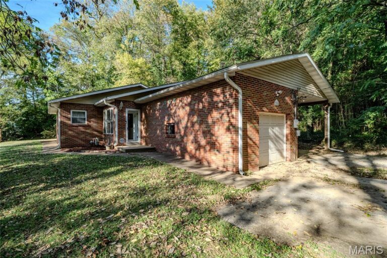 308 Bluff Road