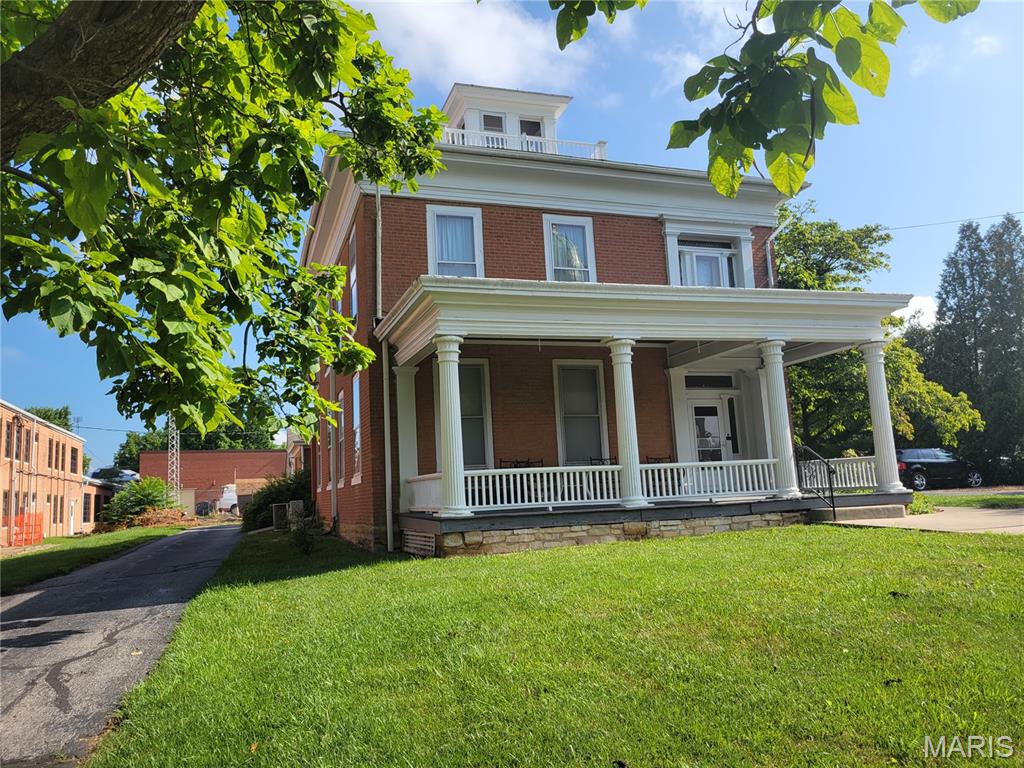 212 Main Street, Carlinville IL — Photo 1