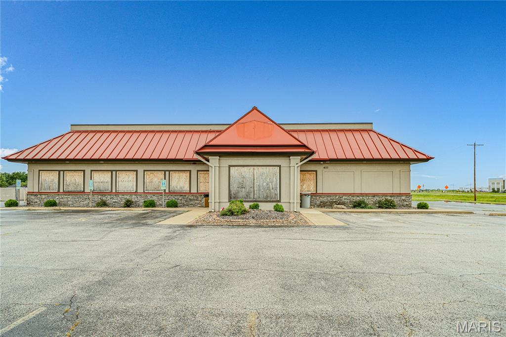 4111 Timberlake Drive, Pontoon Beach IL — Photo 1