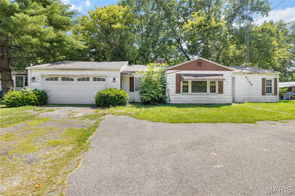 4150 Illinois Route 16, Litchfield IL — Photo 1