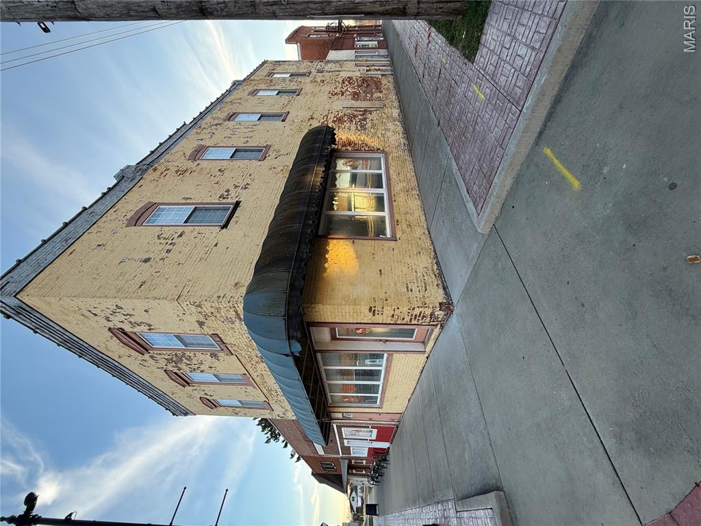 104 Edwards Street, Litchfield IL — Photo 1