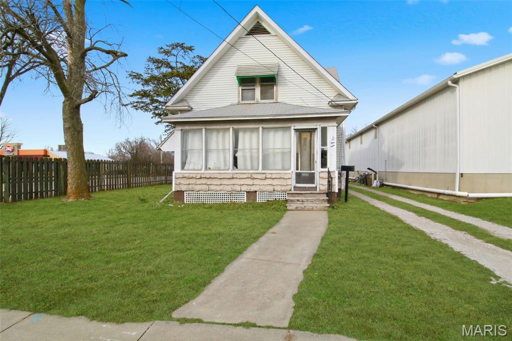 712 Main Street
