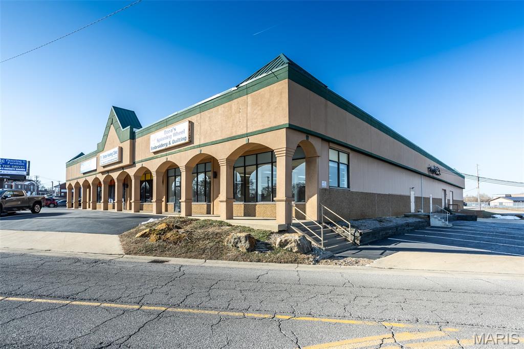 94 Northport Drive, Alton IL — Photo 1