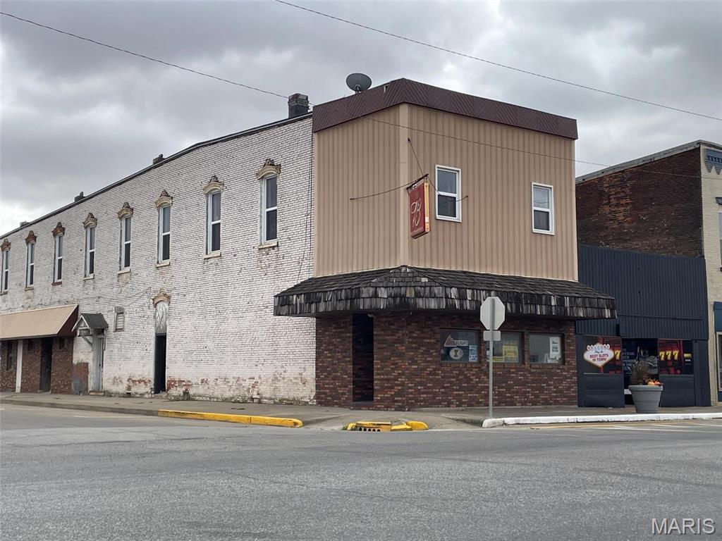 101 State, Nokomis IL — Photo 1