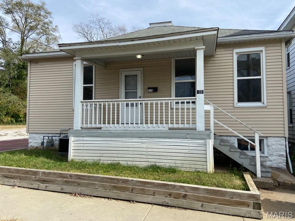615 Central Avenue, Alton IL — Photo 1