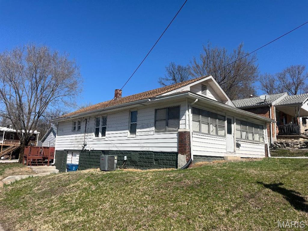1000 Marie Avenue, Alton IL — Photo 1