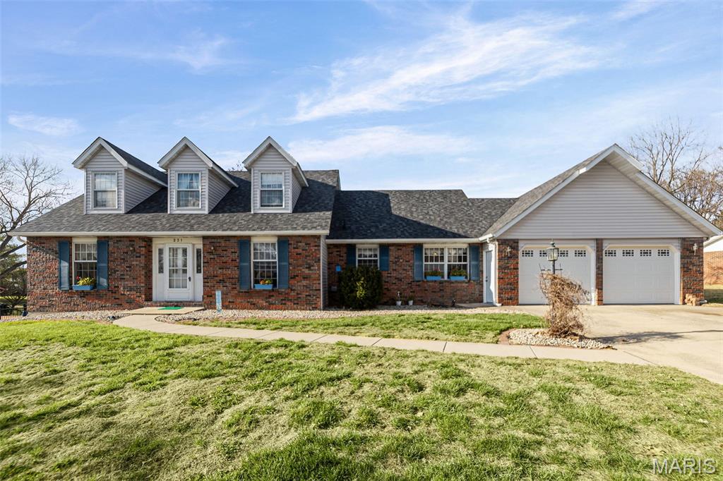 231 Westglen Drive, Glen Carbon IL — Photo 1
