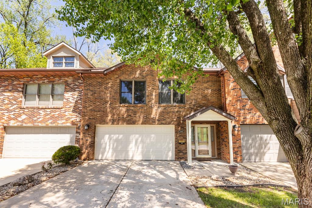 306 Northoak Drive, Collinsville IL — Photo 1