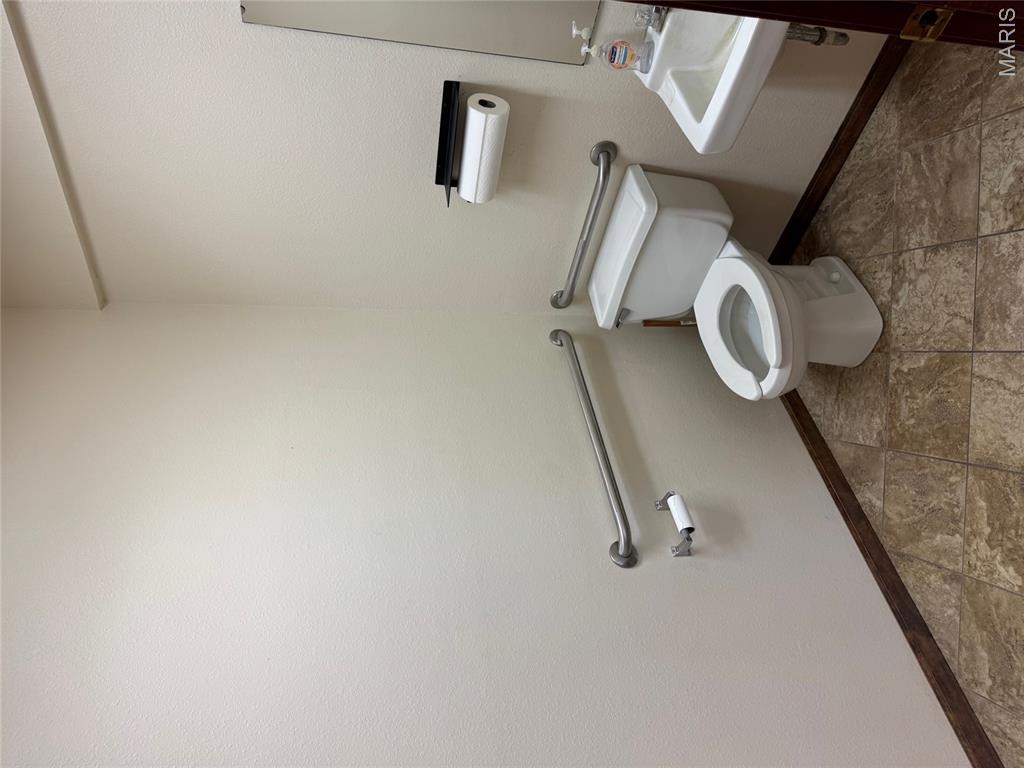 Photo 12