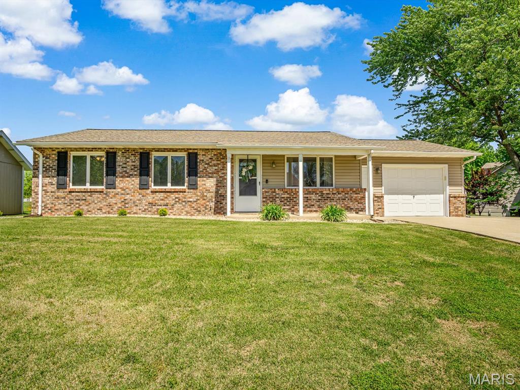 336 Lake Drive, Edwardsville IL — Photo 1