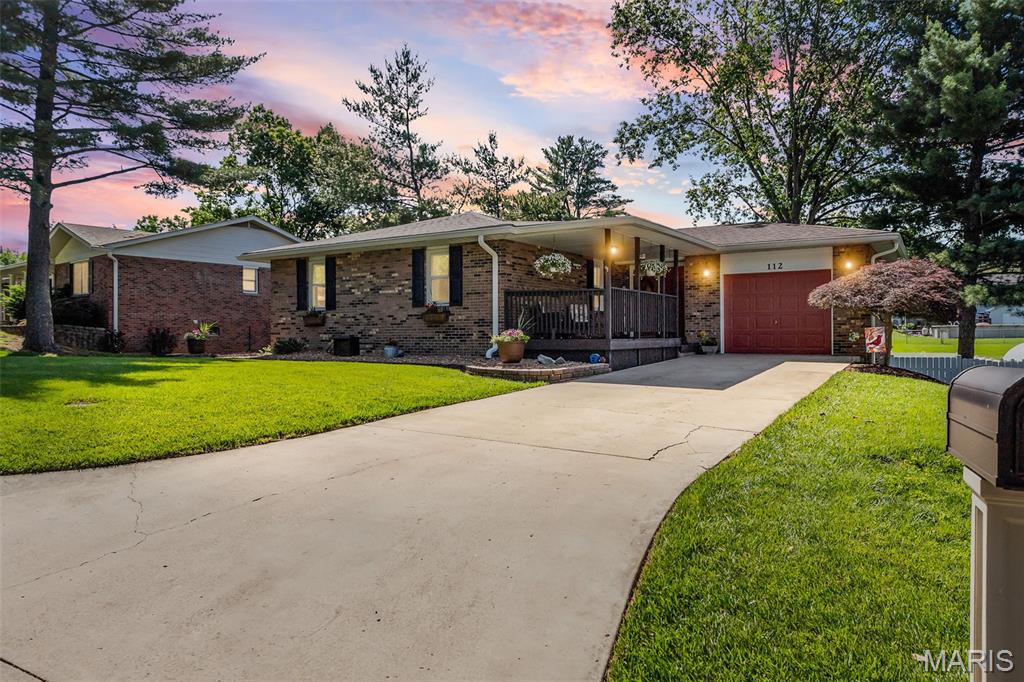 112 Lakeside Drive, Bethalto IL — Photo 1