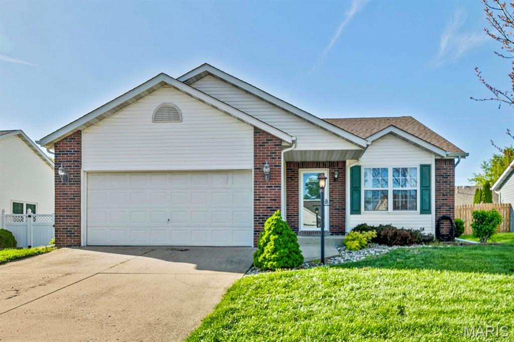 14 Jennifer Drive, Glen Carbon IL — Photo 1