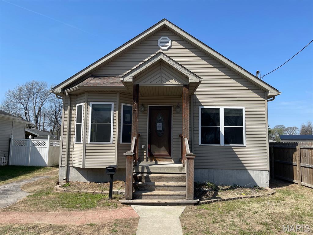 560 Prospect Street, Wood River IL — Photo 1