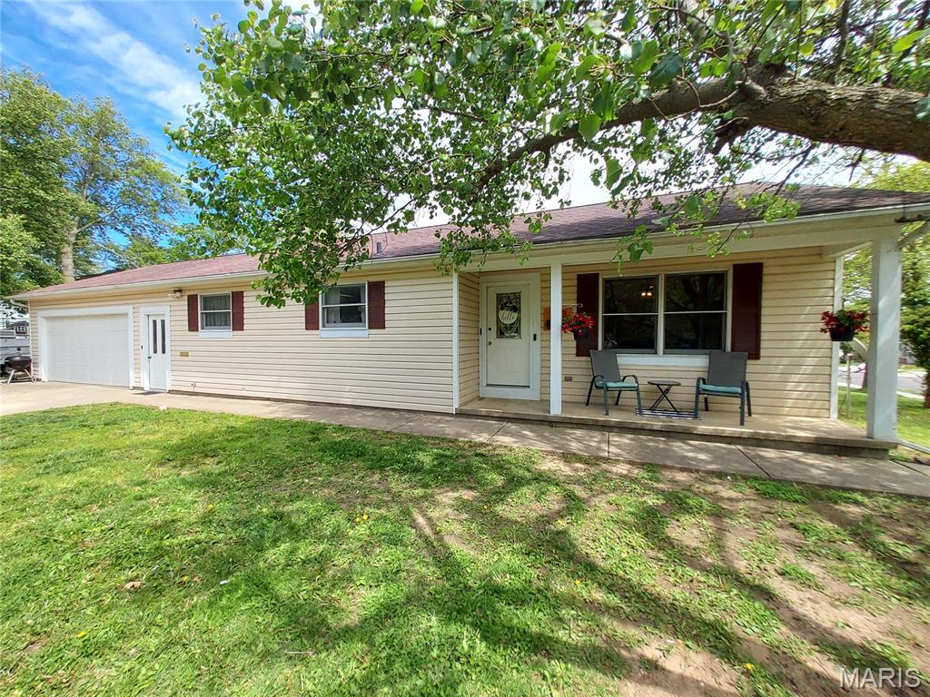520 Fifth Street, Greenville IL — Photo 1