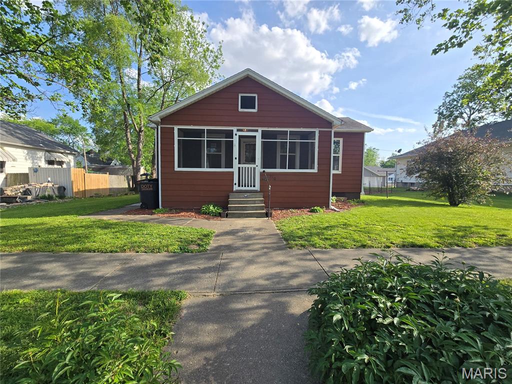 310 South Avenue, Greenville IL — Photo 1