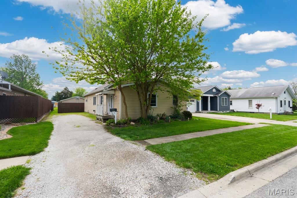 410 Henry Street, Gillespie IL — Photo 1